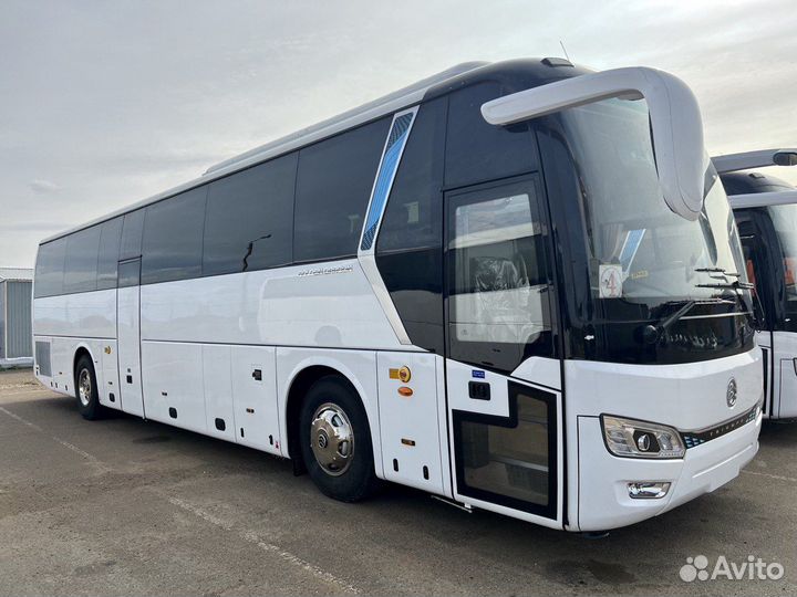 Туристический автобус Golden Dragon XML6122J, 2023