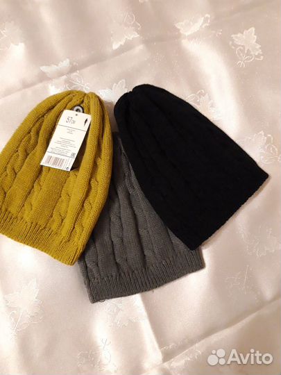 Шапочки разные 2 штуки