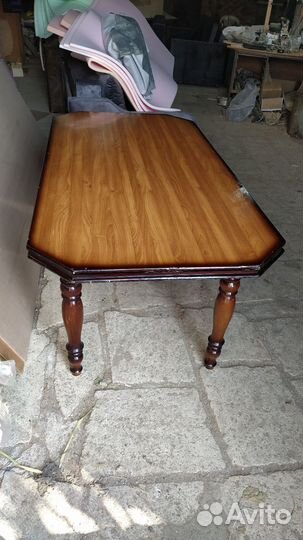 Стол обеденный