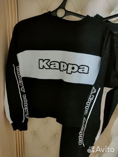 Женские спортивные костюмы