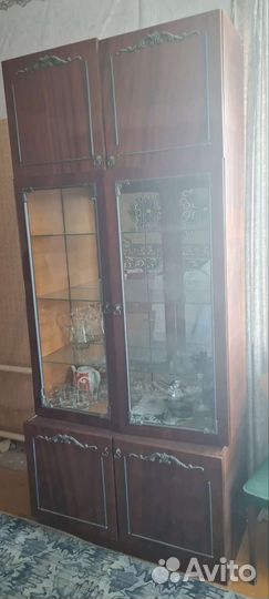 Шкаф сервант