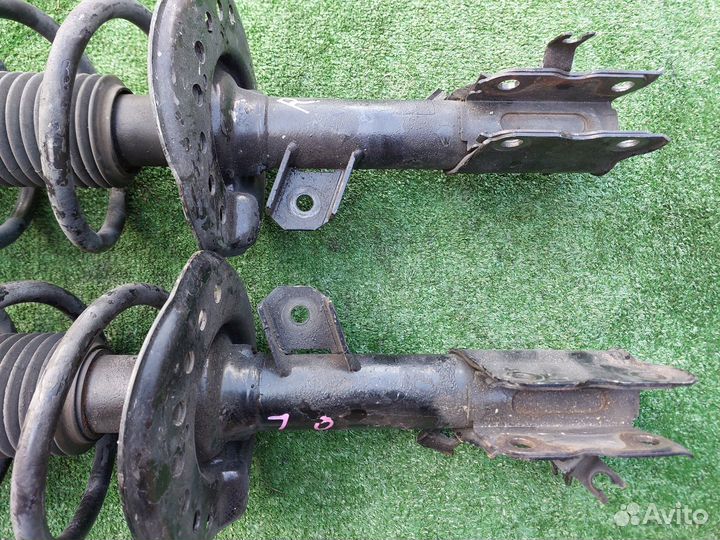 Стойки передние Nissan Qashqai J10