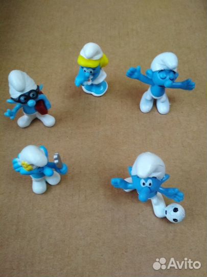 Фигурки из разных серий Киндер-сюрпризов