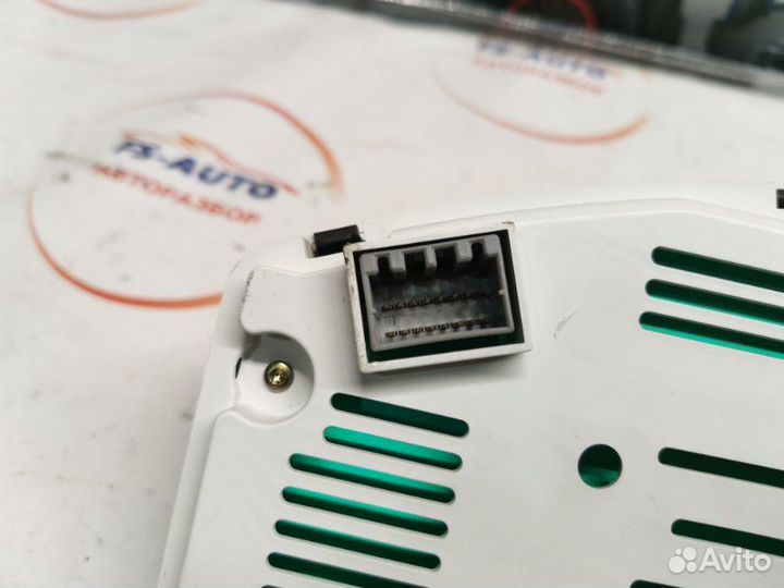 Панель приборов Kia Sportage 2 2.0 G4GC 2005