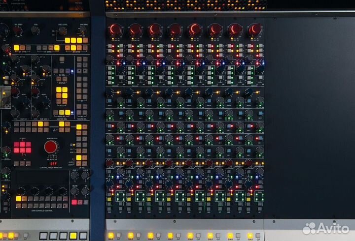 AMS Neve Genesys G48 (48 input, 24 fader) base con