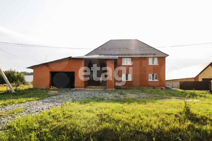 Дом 437,1 м² на участке 15 сот.