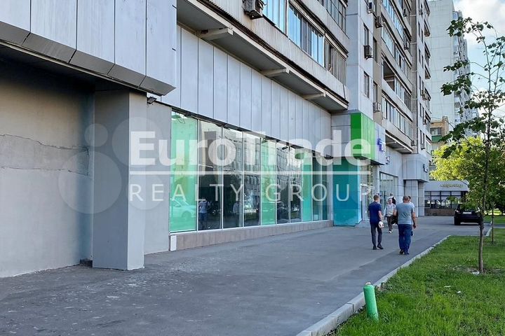 Сдам торговое помещение, 435 м²