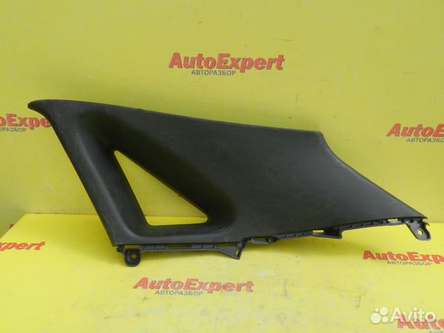 Накладка задней правой стойки Hyundai i30 2012-17