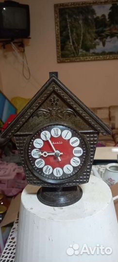Часы витязь избушка, будильник