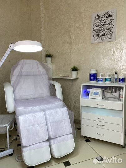 Педикюр подолог маникюр