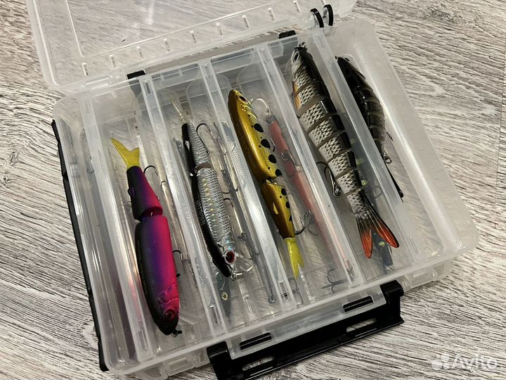 Набор воблеров с коробкой