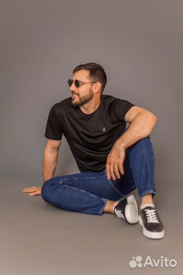 Модель мужчина съёмки для маркетплейсов