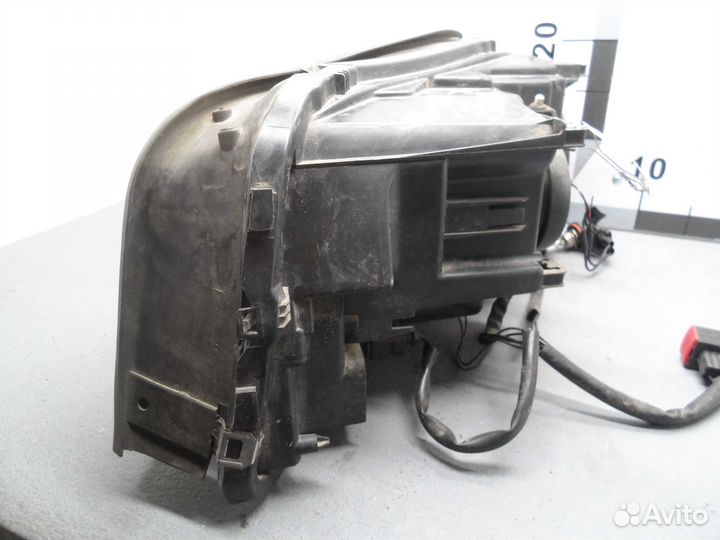 Фара правая Volvo XC90