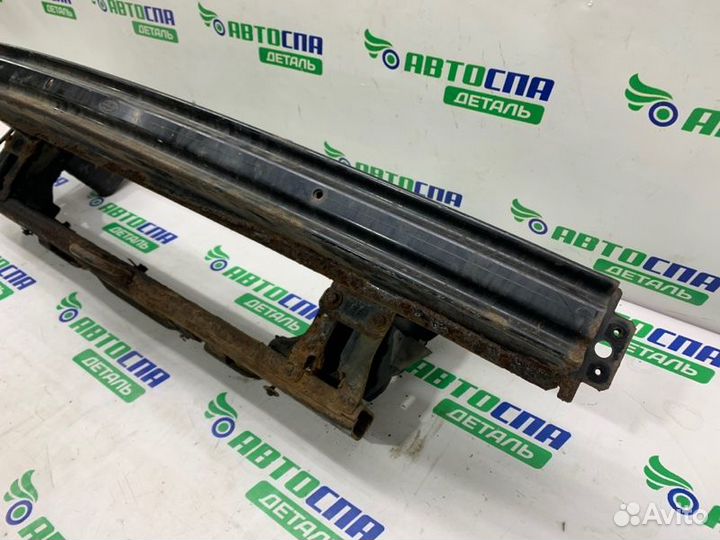 Усилитель бампера передний Land Rover Discovery 3