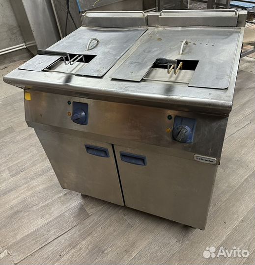 Фритюрница Electrolux 12 литров