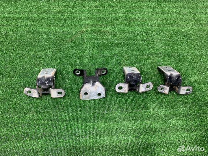 Петля двери Kia Rio хэтчбэк 1.4 G4EE 2011