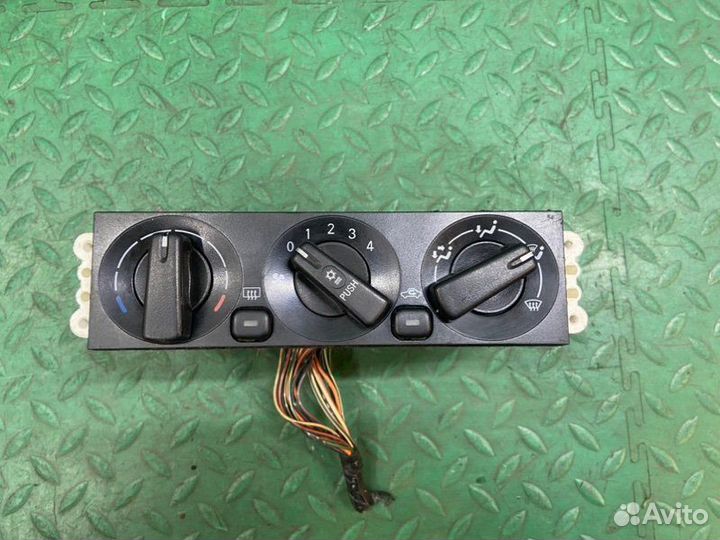 Блок управления климат-контролем Mitsubishi Space