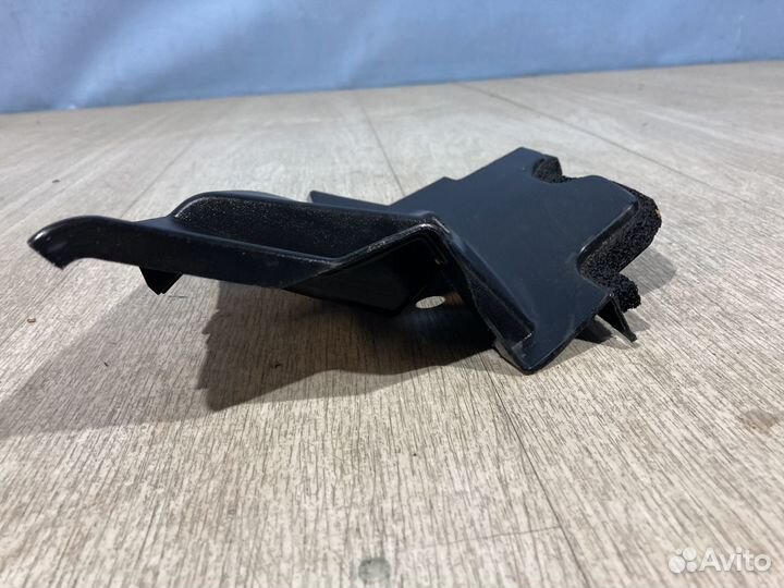 Дефлектор радиатора Toyota Land Cruiser 150 правый