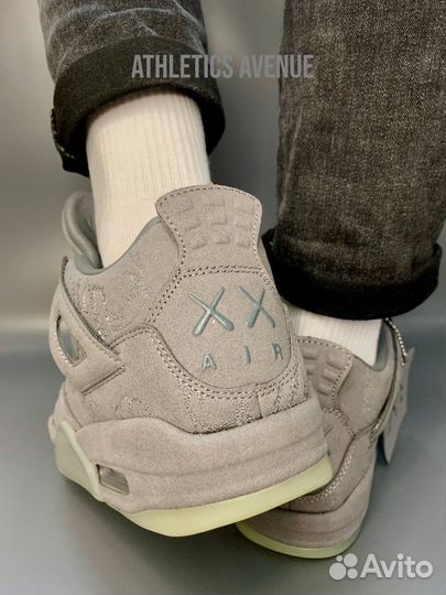 Кроссовки Nike Air Jordan 4 Retro Kaws