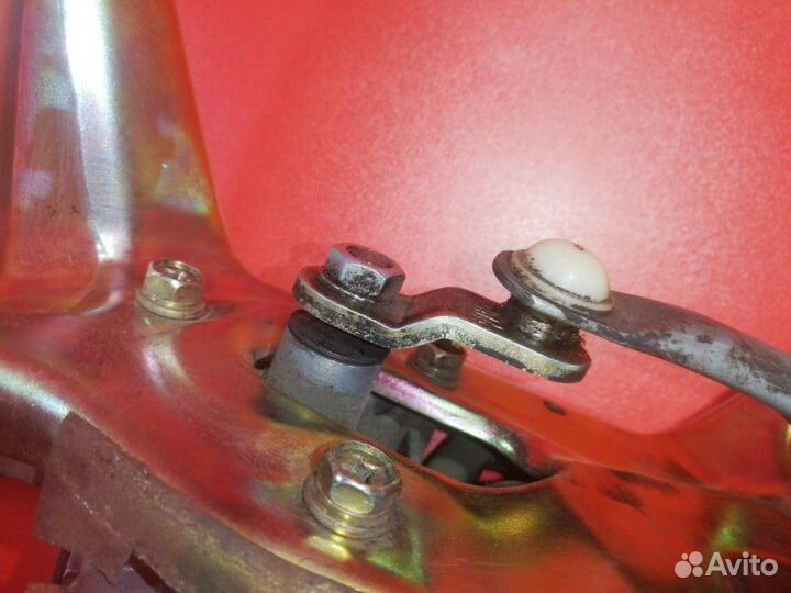 Моторчик стеклоочистителя задний Toyota Hilux Surf