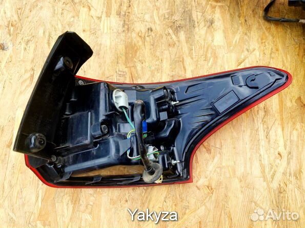 Задний левый фонарь в крыло Mitsubish Outlander 3