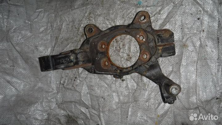 Кулак поворотный передний левый Nissan Teana (J31