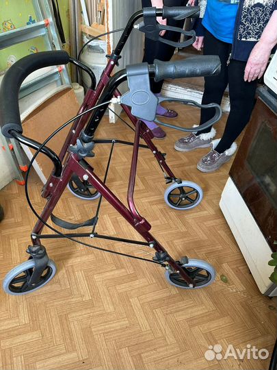 Ходунки для инвалидов