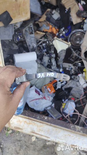 Ограничитель задней левой двери mazda 3 bk