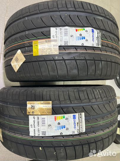 Dunlop SP Sport Maxx GT ROF 285/35 R21 и 325/30 R21 105Y