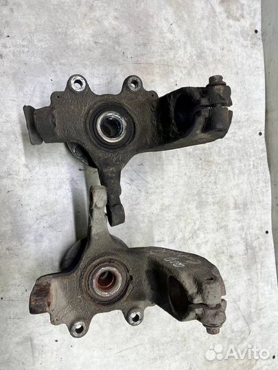 Кулак передний L R Ford C max 1.6 tdi focus 2 Kuga