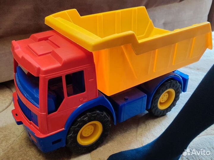 Самосвал грузовик
