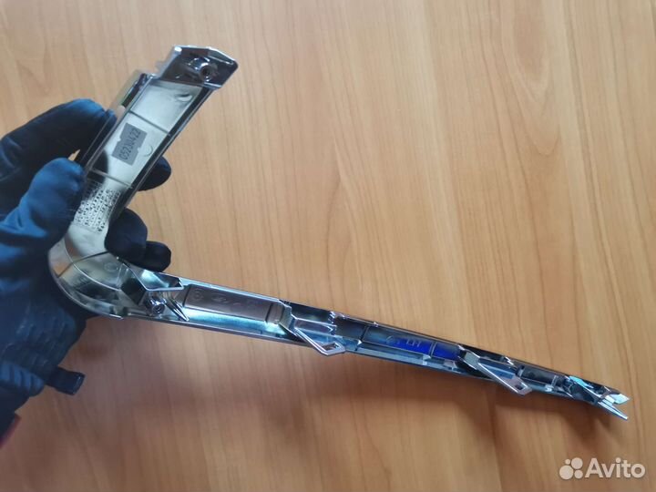 Молдинг переднего бампера верх левый vesta cross