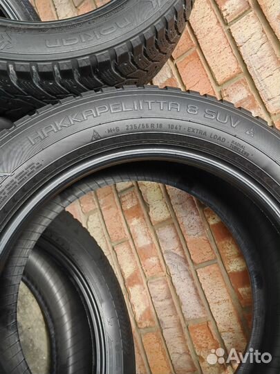 Nokian Tyres Hakkapeliitta 8 SUV 235/55 R18 104T