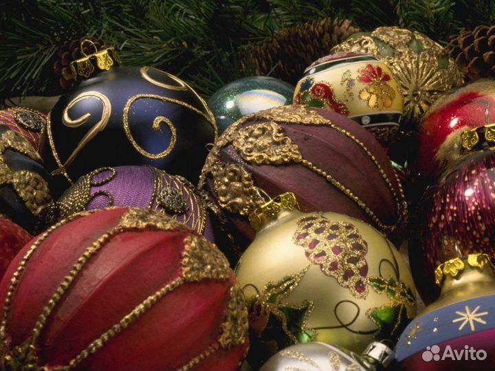 Современные новогодние игрушки