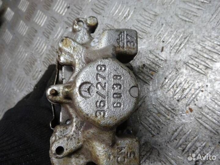 Суппорт тормозной задний правый Mercedes-Benz