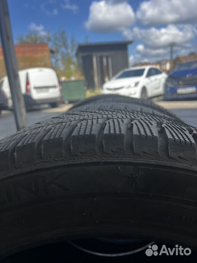 Triangle Snowlink TWT02 235/45 R18