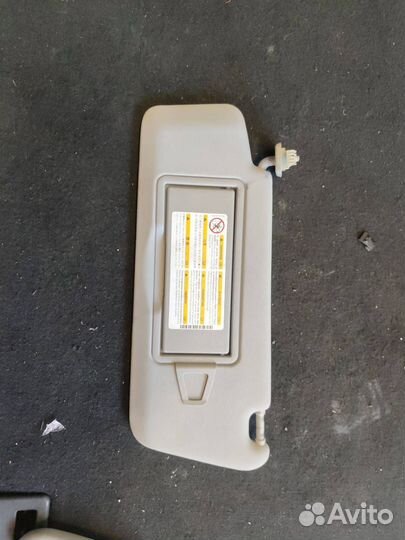 Солнцезащитный козырек левый Mercedes-Benz C-Класс