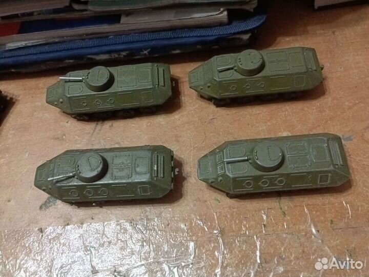 4 бтр игрушки времен СССР
