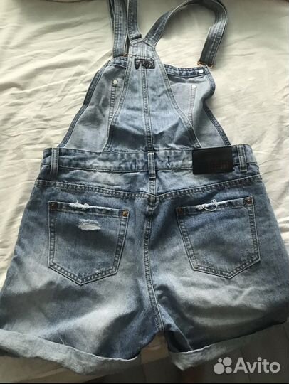Джинсовый комбинезон