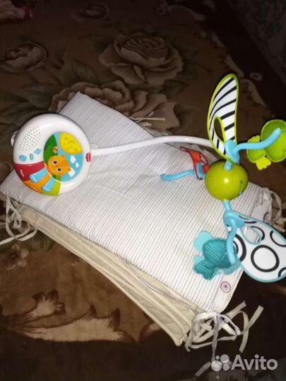 Музыкальная каруселька на кроватку