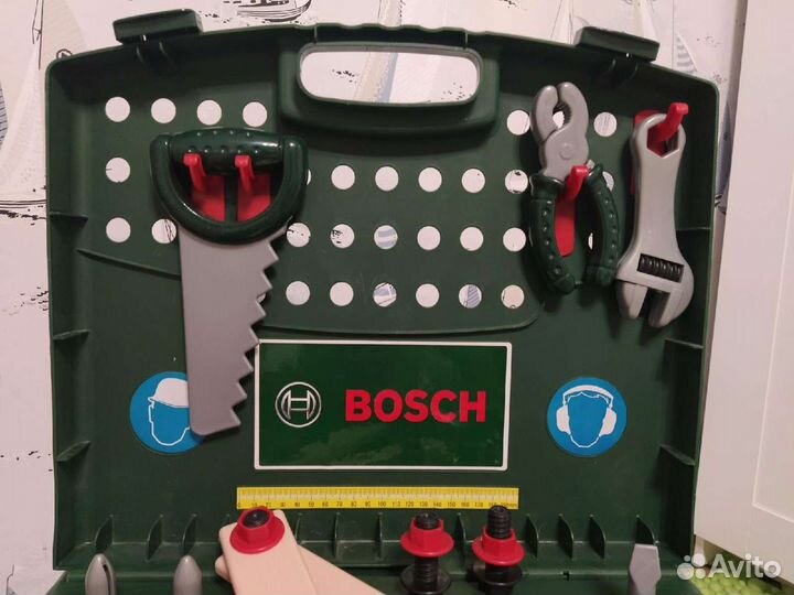 Гараж-парковка, Верстак с инструментами