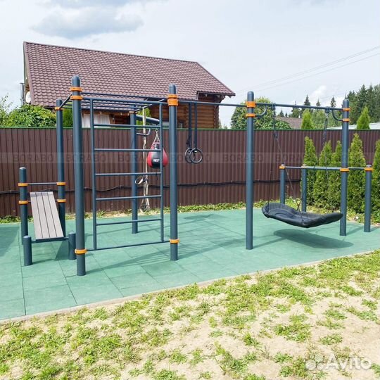 Спортивный уличный воркаут комплекс