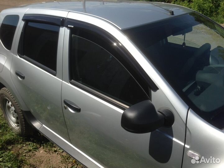 Дефлектор двери Renault Duster 2011