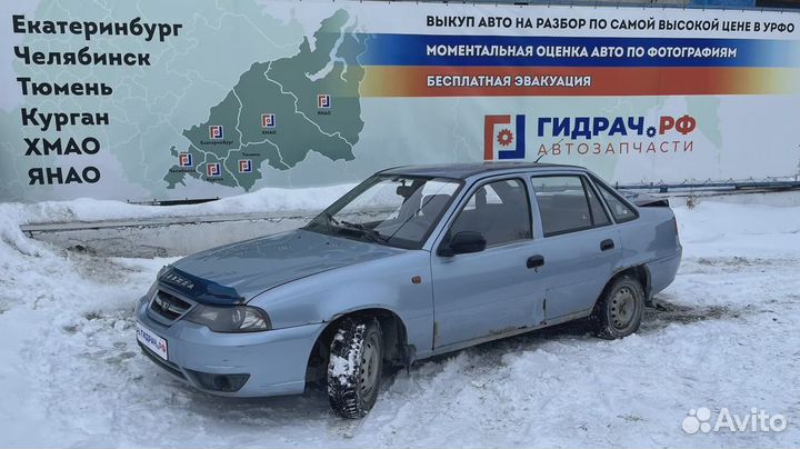 Стекло двери задней правой Daewoo Nexia (N150)
