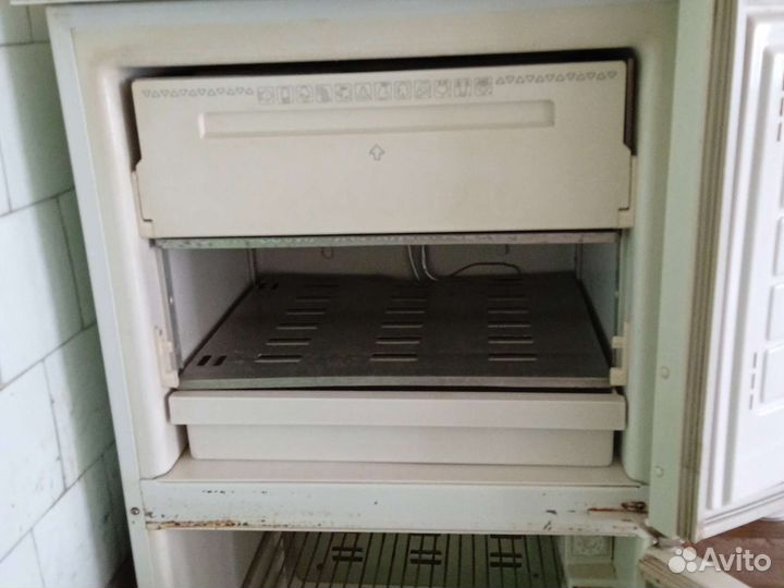 Продаю холодильник в рабочем состояние за 4000
