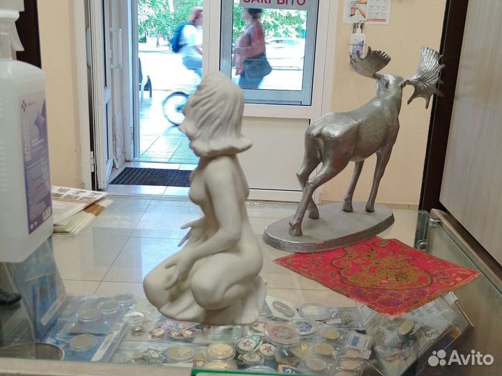 Фарфоровые статуэтки германия Девушка ню