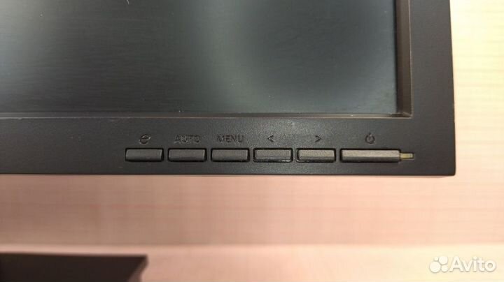 Монитор б/у 19