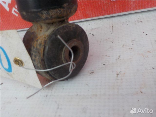 Амортизатор задний правый Jeep Liberty Kk