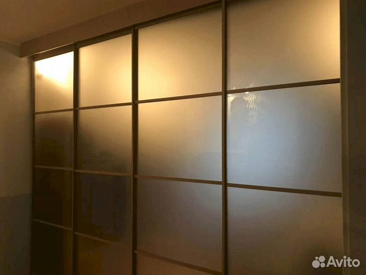Раздвижная перегородка с матовым стеклом