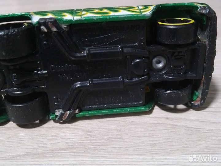 Hot wheels машинка